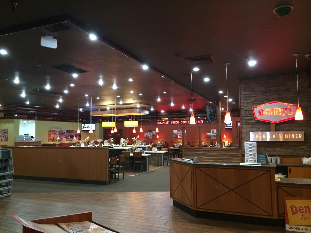 Ramada By Wyndham Terrible'S Hotel & Casino Jean Luaran gambar